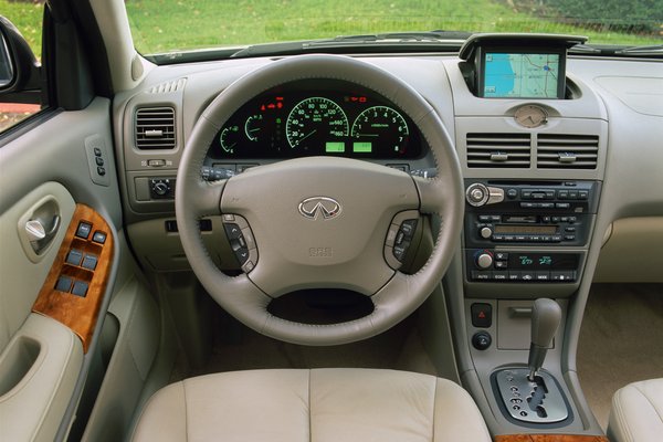 2003 Infiniti I35 Instrumentation