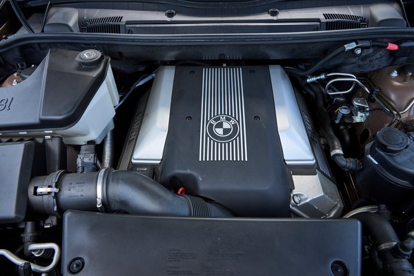 2000 BMW X5 Engine