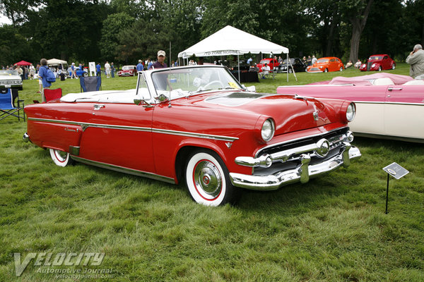 1954 Ford Crestline Sunliner convertible