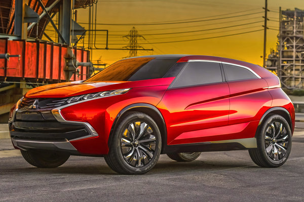 2013 Mitsubishi XR-PHEV