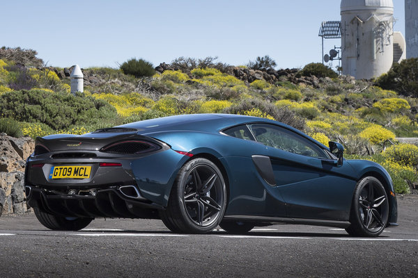 2017 McLaren 570GT