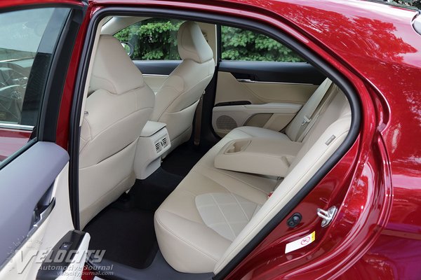 2018 Toyota Camry XLE Interior