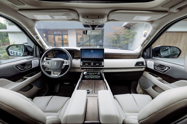 2022 Lincoln Navigator Interior
