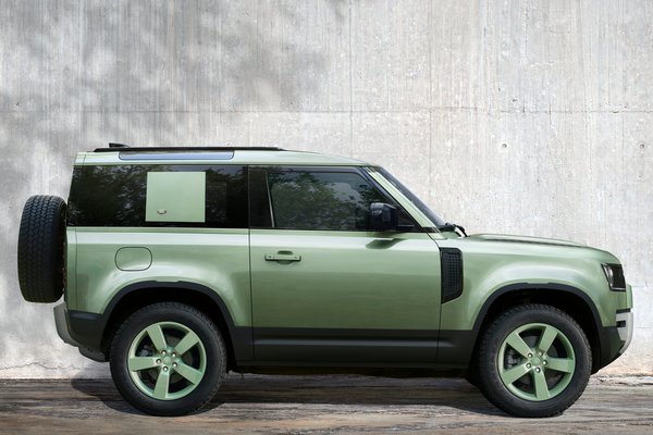 2023 Land Rover Defender 90 75th Anniversary edition