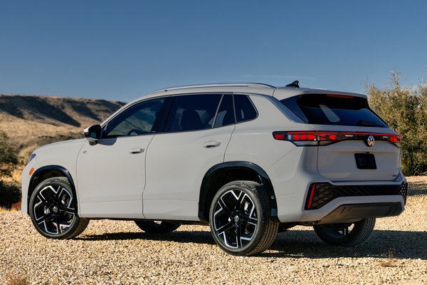 2025 Volkswagen Tiguan R-Line