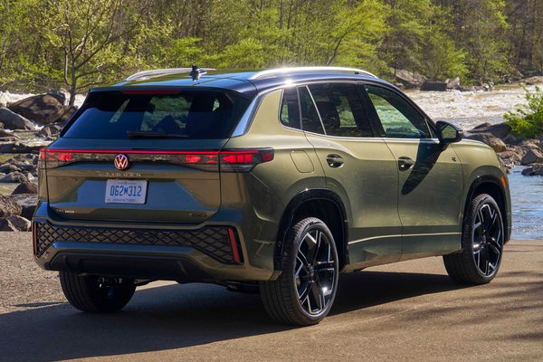 2026 Volkswagen Tiguan SEL R-line Turbo