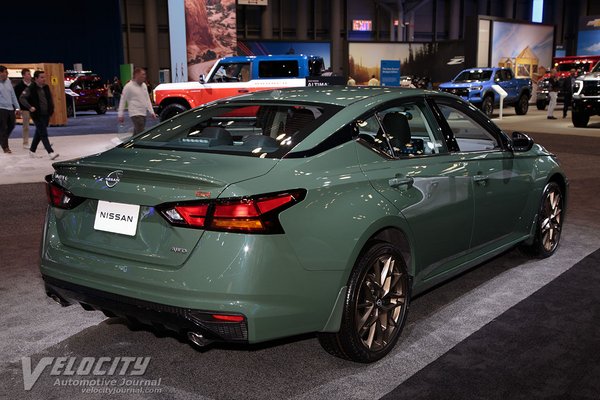 2025 Nissan Altima SR