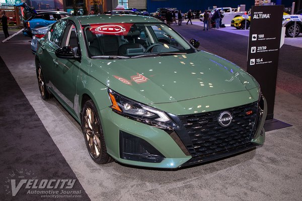 2025 Nissan Altima SR