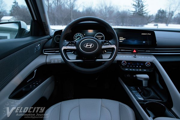 2025 Hyundai Elantra Hybrid sedan Instrumentation
