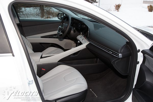 2025 Hyundai Elantra Hybrid sedan Interior