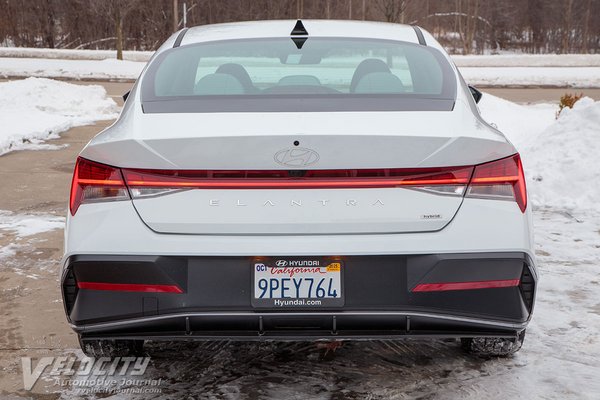 2025 Hyundai Elantra Hybrid sedan