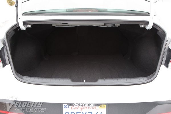 2025 Hyundai Elantra Hybrid sedan