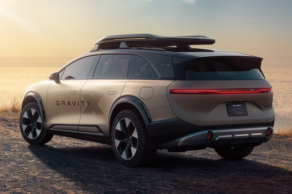 2025 Lucid Gravity X