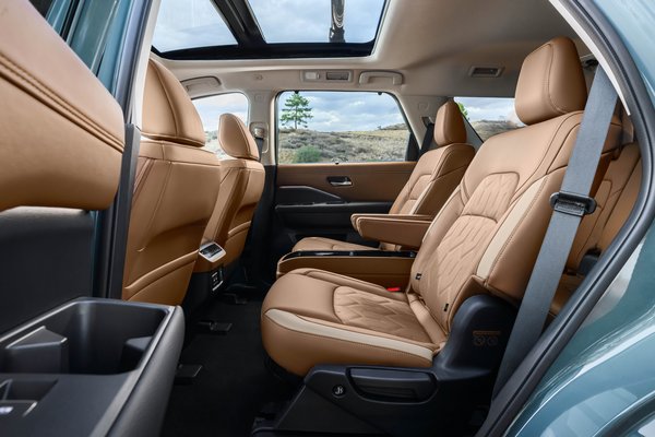 2026 Nissan Pathfinder Platinum Interior