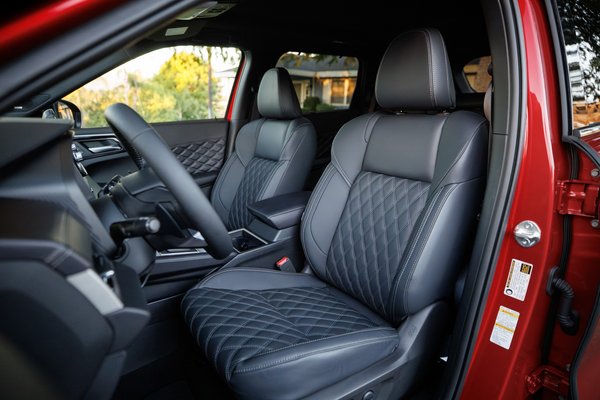 2026 Nissan Rogue PHEV Platinum Interior