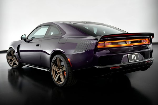 2025 Dodge Moparized Sixpack Charger