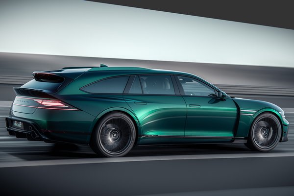 2025 Genesis G90 Wingback