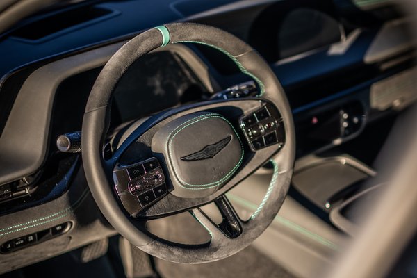 2025 Genesis G90 Wingback Instrumentation