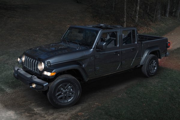 2025 Jeep Gladiator Dark Sky