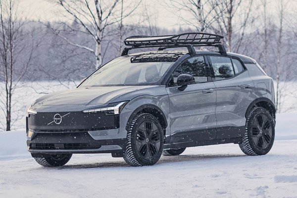 2026 Volvo EX30 Cross Country