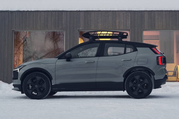 2026 Volvo EX30 Cross Country