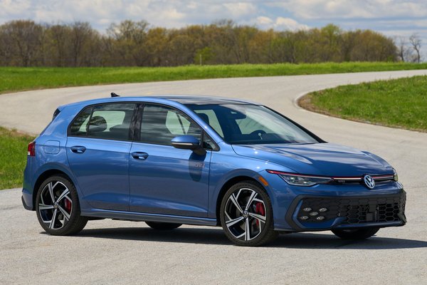 2025 Volkswagen Golf GTI SE