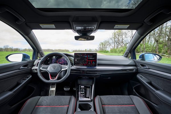 2025 Volkswagen Golf GTI SE Interior