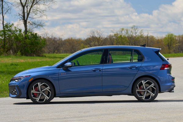 2025 Volkswagen Golf GTI SE
