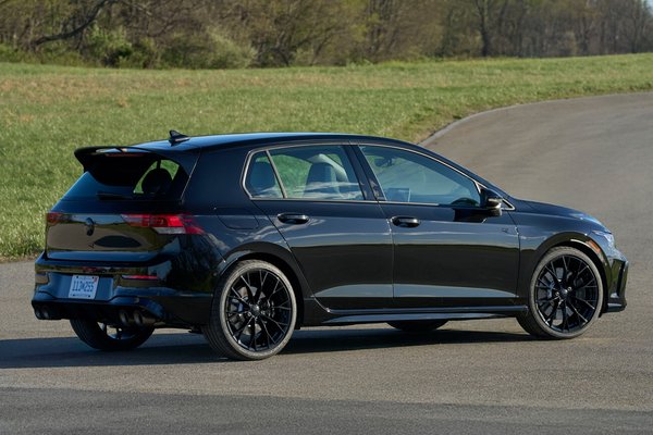 2025 Volkswagen Golf R Black Edition