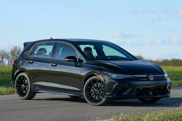 2025 Volkswagen Golf R Black Edition