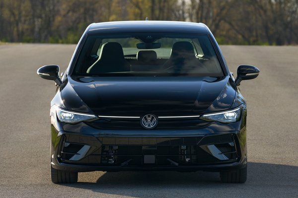 2025 Volkswagen Golf R Black Edition