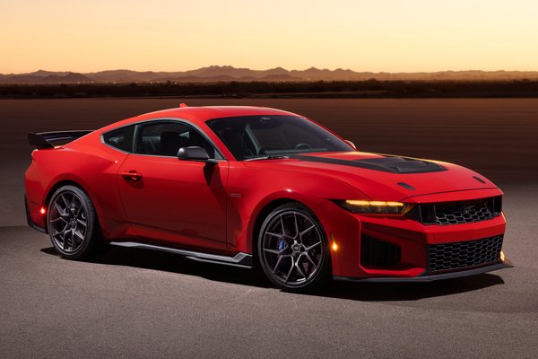 2026 Ford Mustang Dark Horse SC