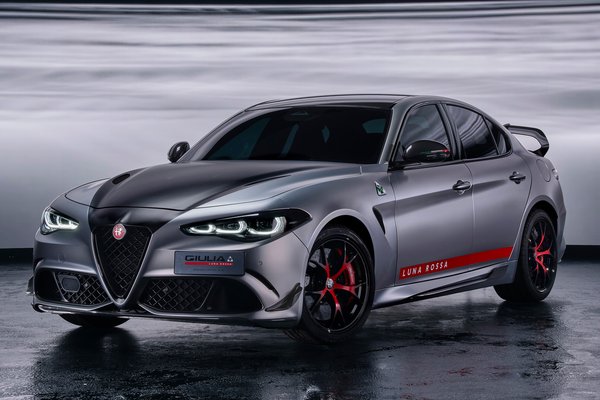 2026 Alfa Romeo Giulia Quadrifoglio Luna Rossa