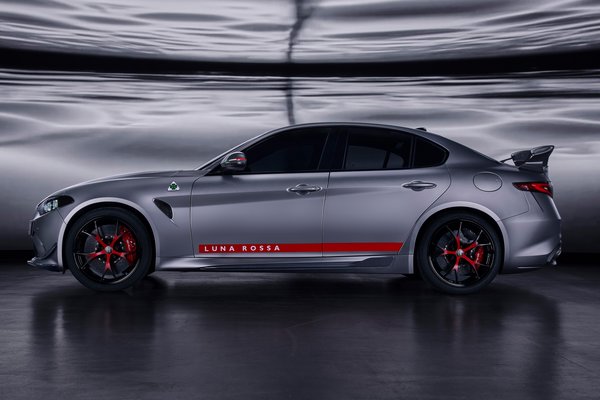 2026 Alfa Romeo Giulia Quadrifoglio Luna Rossa