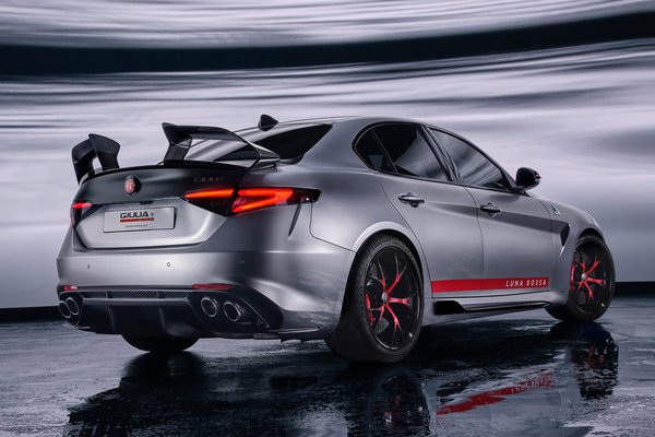 2026 Alfa Romeo Giulia Quadrifoglio Luna Rossa