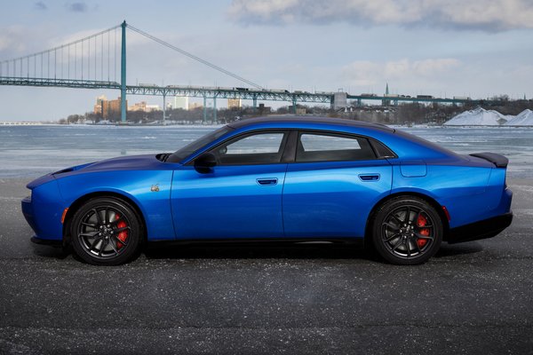 2026 Dodge Charger Daytona 4d Scat Pack Plus