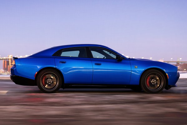 2026 Dodge Charger Daytona 4d Scat Pack Plus