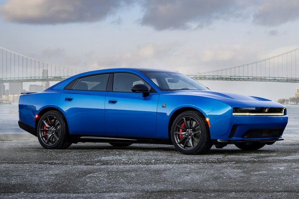 2026 Dodge Charger Daytona 4d Scat Pack Plus