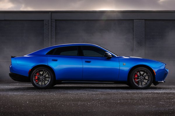 2026 Dodge Charger Daytona 4d Scat Pack Plus