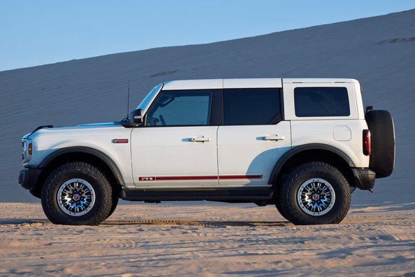 2026 Ford Bronco 60th Anniversary edition 4d