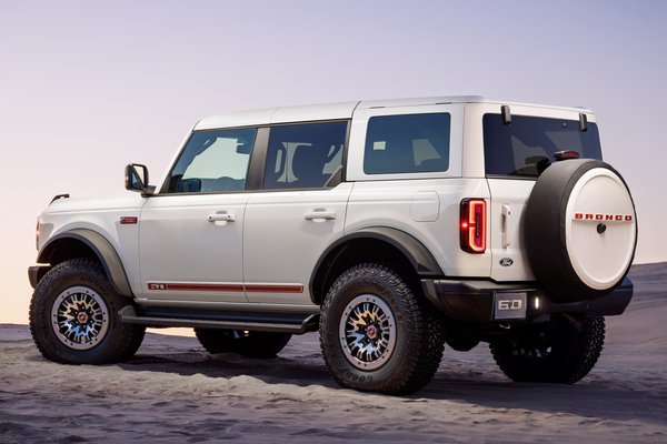2026 Ford Bronco 60th Anniversary edition 4d