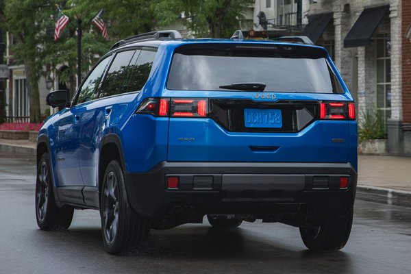 2026 Jeep Cherokee Overland