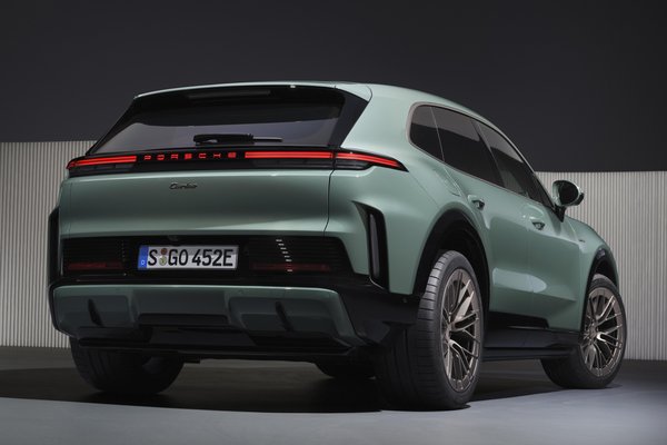 2026 Porsche Cayenne Turbo Electric