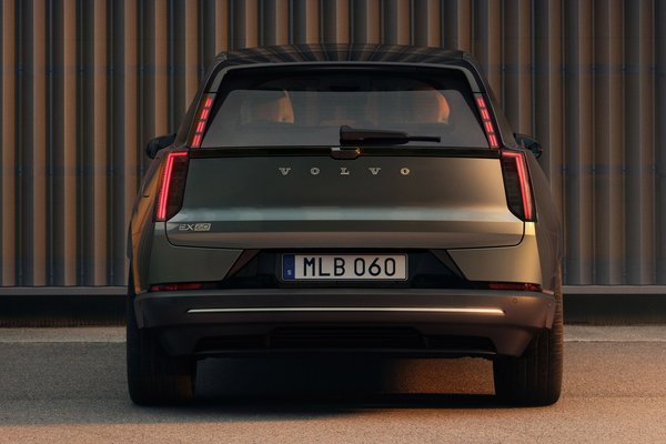 2027 Volvo EX60