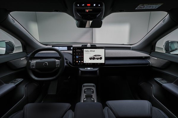 2028 Volvo EX60 Cross Country Interior